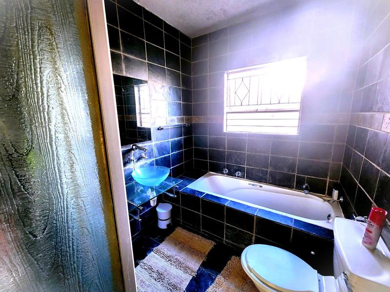 2 Bedroom Property for Sale in Vorna Valley Gauteng