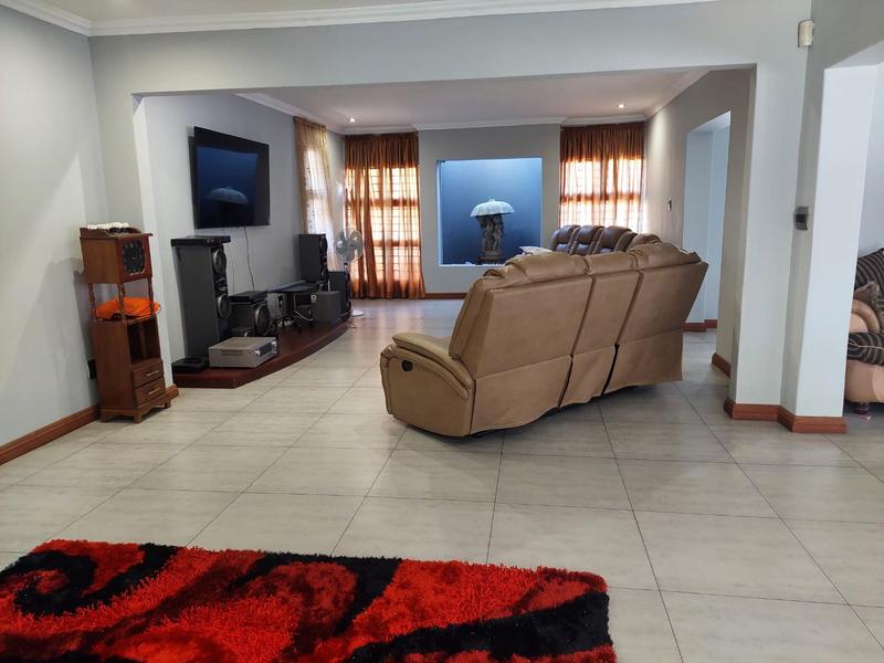 4 Bedroom Property for Sale in Vorna Valley Gauteng