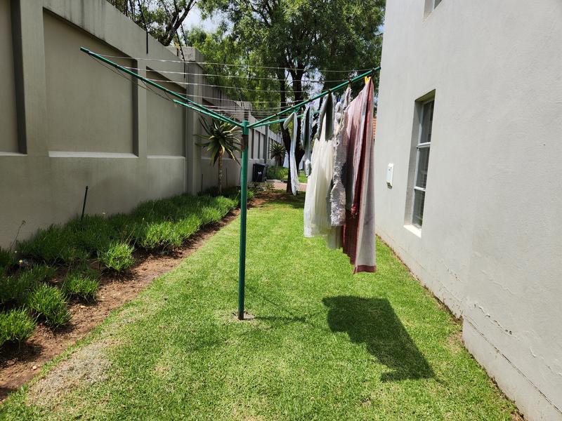 2 Bedroom Property for Sale in Buccleuch Gauteng