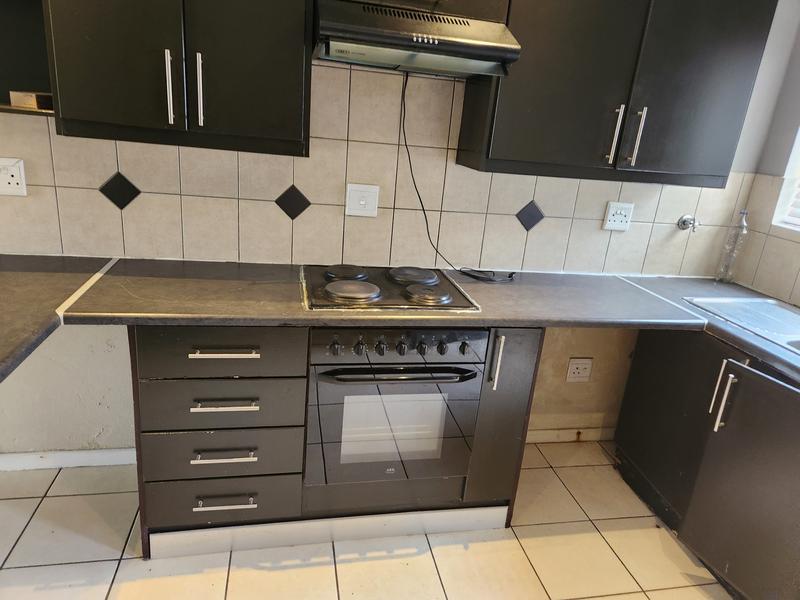 2 Bedroom Property for Sale in Buccleuch Gauteng