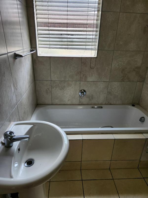 2 Bedroom Property for Sale in Buccleuch Gauteng