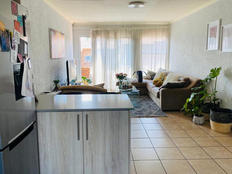 2 Bedroom Property for Sale in Buccleuch Gauteng