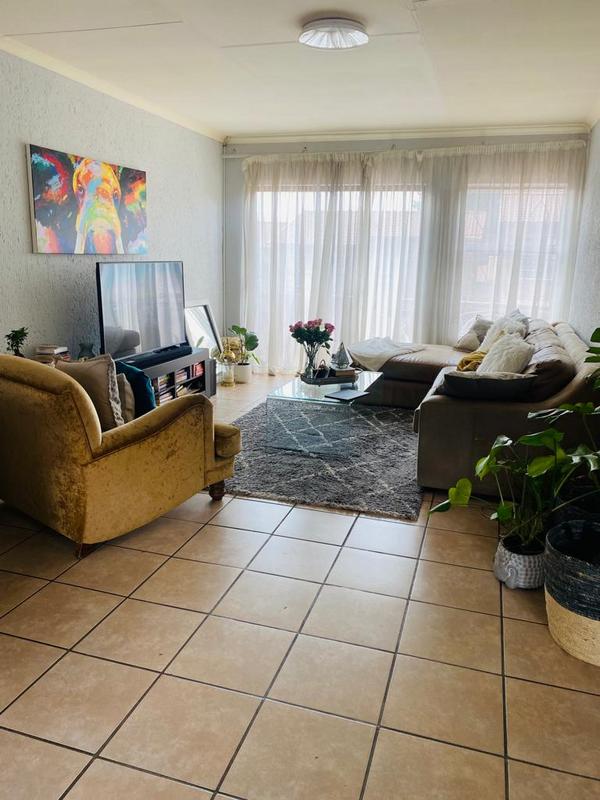 2 Bedroom Property for Sale in Buccleuch Gauteng