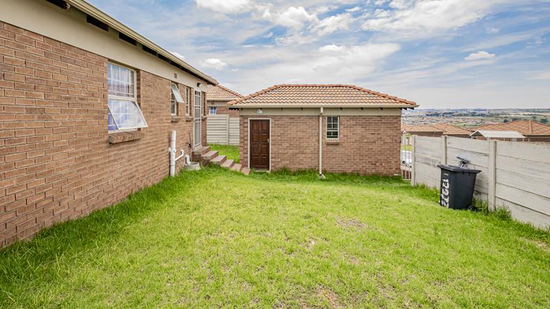 3 Bedroom Property for Sale in Thatchfield Gauteng