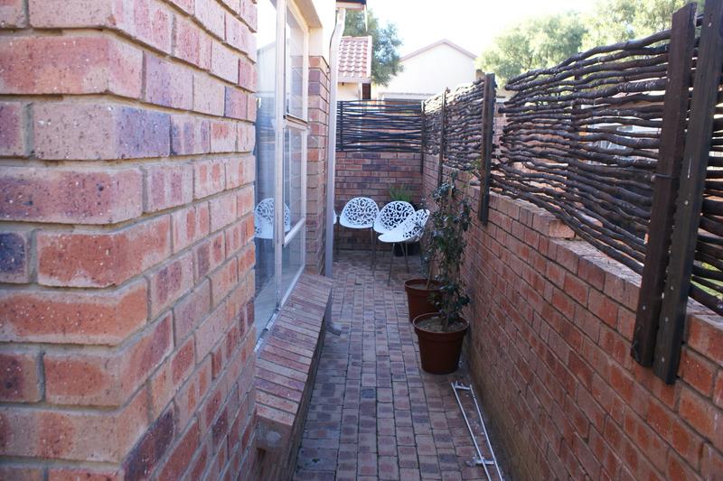 2 Bedroom Property for Sale in Kyalami Hills Gauteng