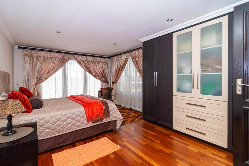 5 Bedroom Property for Sale in Waterfall Gauteng