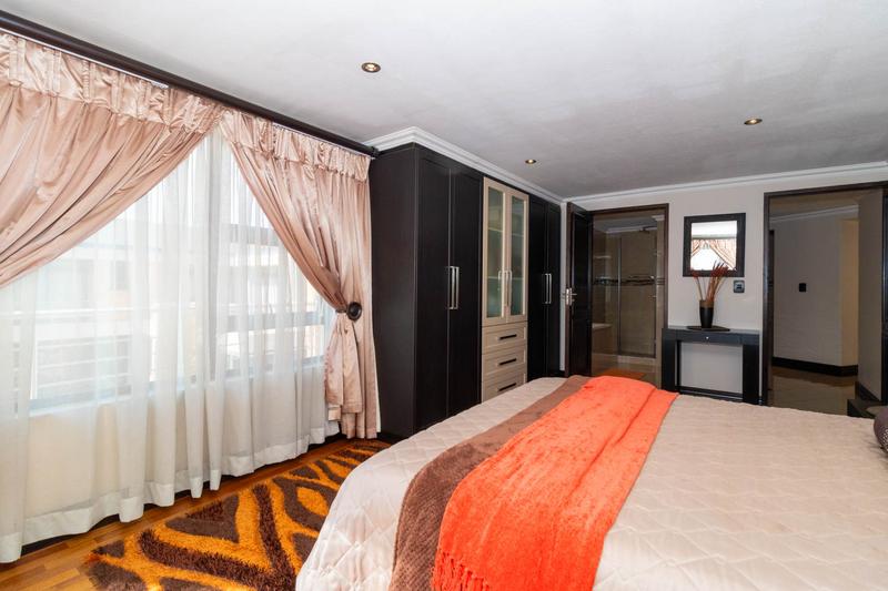 5 Bedroom Property for Sale in Waterfall Gauteng