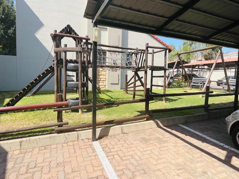 To Let 2 Bedroom Property for Rent in Lonehill Gauteng