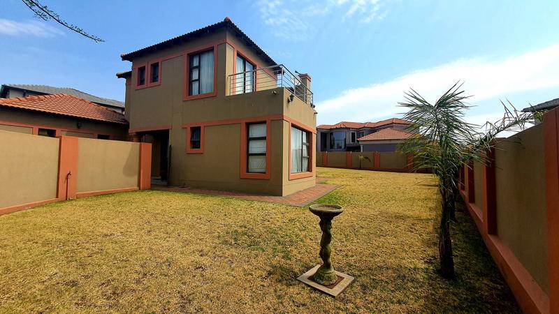 To Let 4 Bedroom Property for Rent in Stone Ridge Gauteng