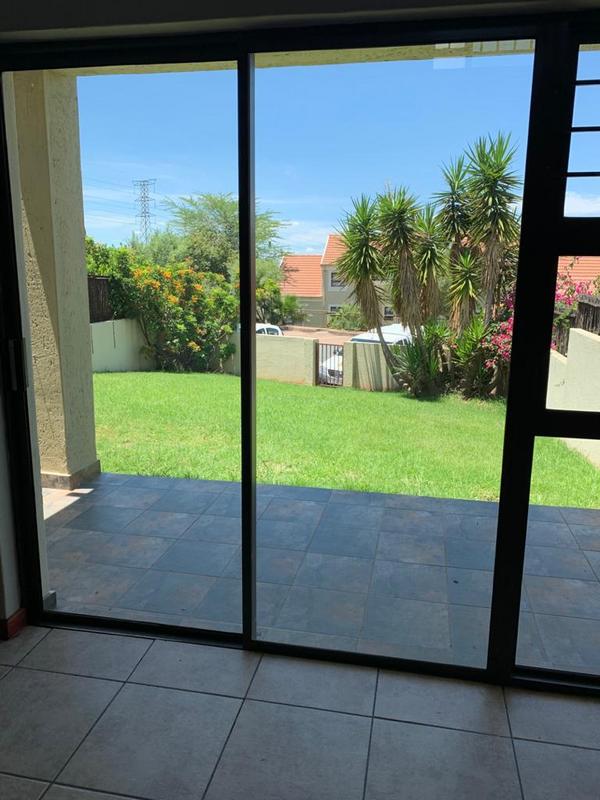 To Let 2 Bedroom Property for Rent in Broadacres Gauteng