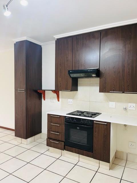 To Let 2 Bedroom Property for Rent in Broadacres Gauteng