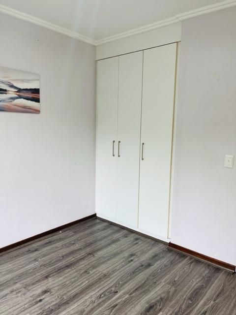 To Let 2 Bedroom Property for Rent in Broadacres Gauteng