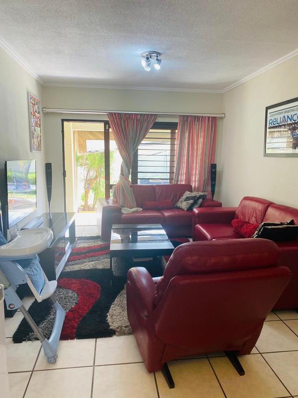 To Let 2 Bedroom Property for Rent in Broadacres Gauteng