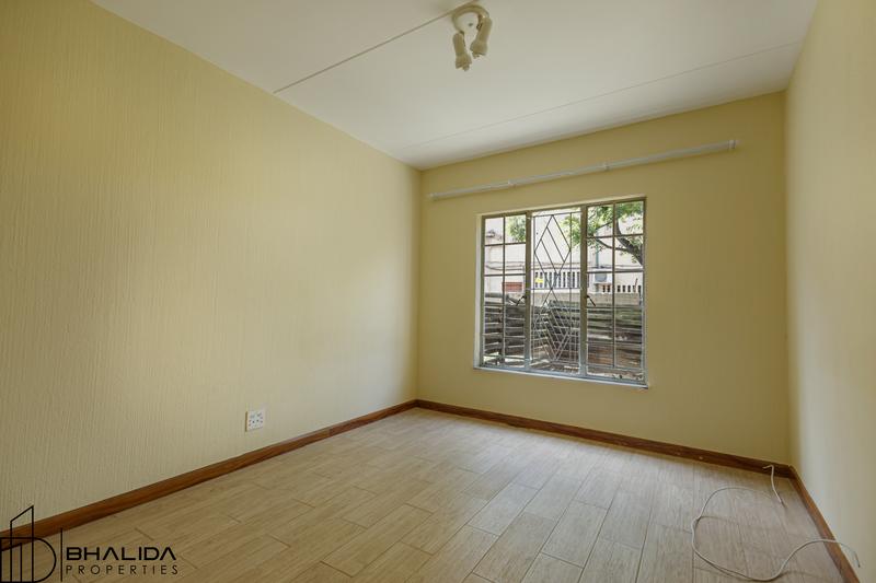 1 Bedroom Property for Sale in Buccleuch Gauteng