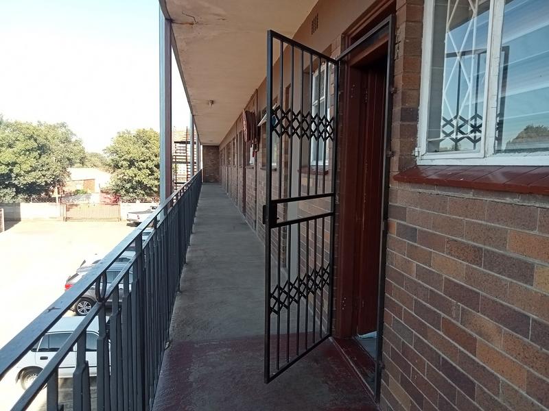 2 Bedroom Property for Sale in Vanderbijlpark CW Gauteng