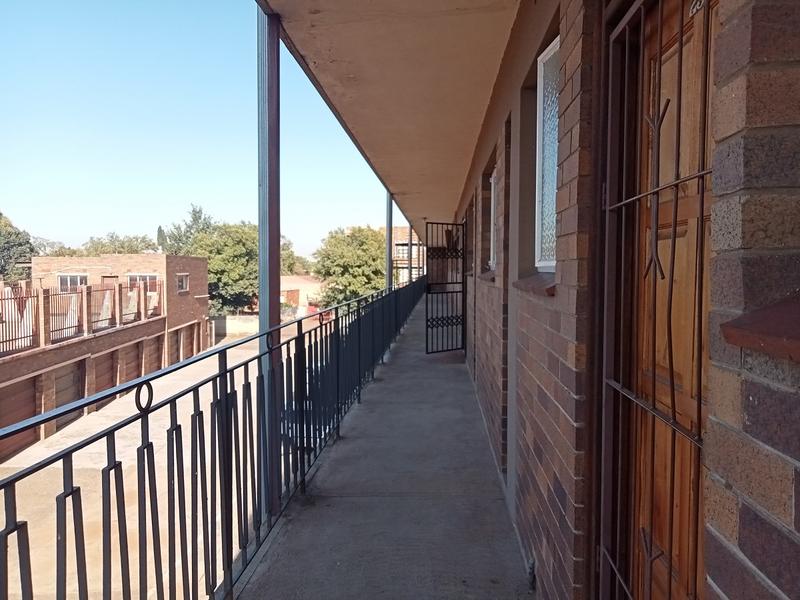 2 Bedroom Property for Sale in Vanderbijlpark CW Gauteng