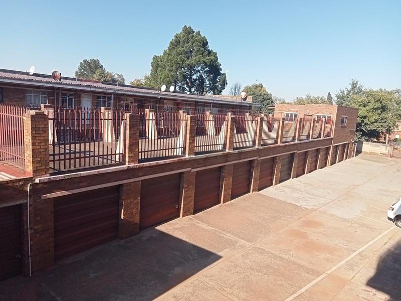 2 Bedroom Property for Sale in Vanderbijlpark CW Gauteng