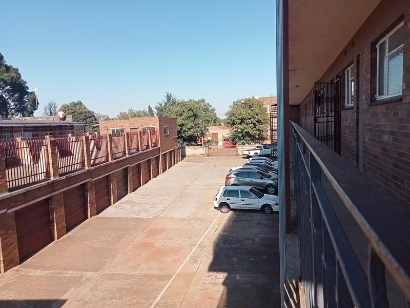 2 Bedroom Property for Sale in Vanderbijlpark CW Gauteng