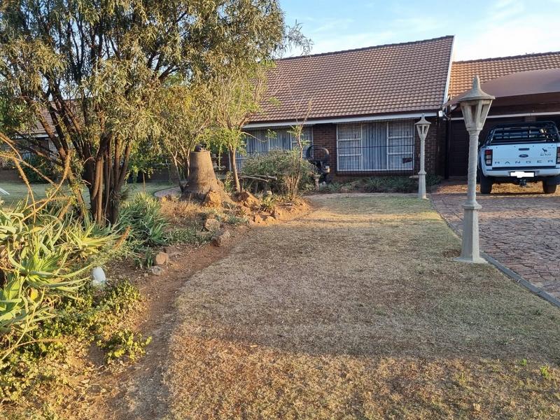 9 Bedroom Property for Sale in Houtkop A H Gauteng