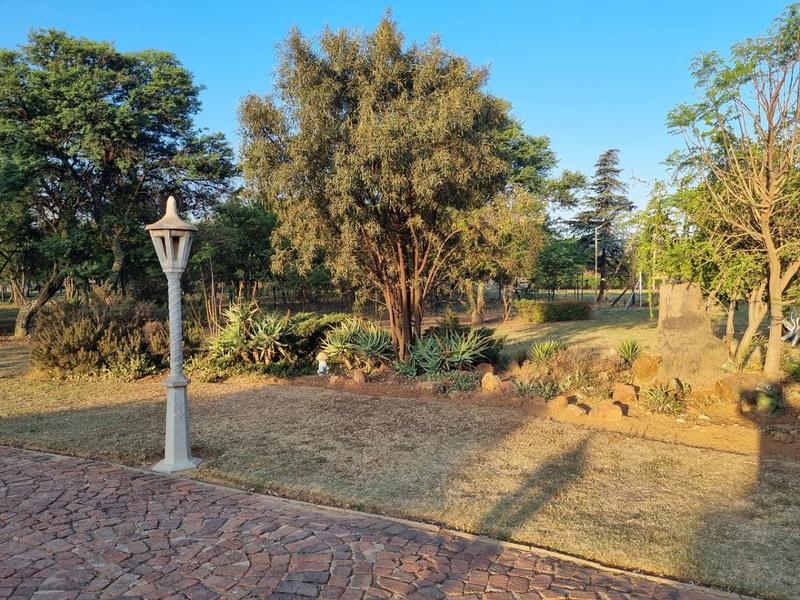 9 Bedroom Property for Sale in Houtkop A H Gauteng