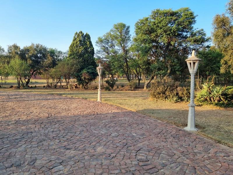 9 Bedroom Property for Sale in Houtkop A H Gauteng