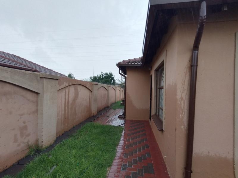 To Let 3 Bedroom Property for Rent in The Orchards Gauteng