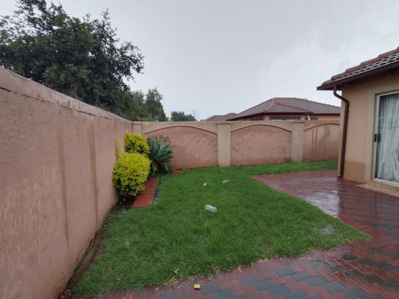 To Let 3 Bedroom Property for Rent in The Orchards Gauteng