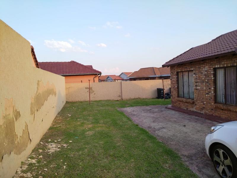 To Let 3 Bedroom Property for Rent in Danville Gauteng