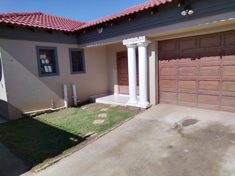 To Let 3 Bedroom Property for Rent in Danville Gauteng
