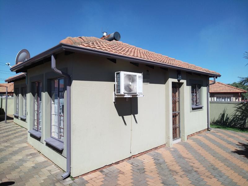 To Let 3 Bedroom Property for Rent in Elandspoort Gauteng