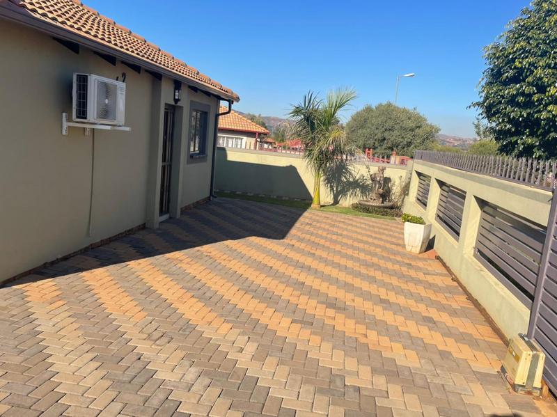 To Let 3 Bedroom Property for Rent in Elandspoort Gauteng