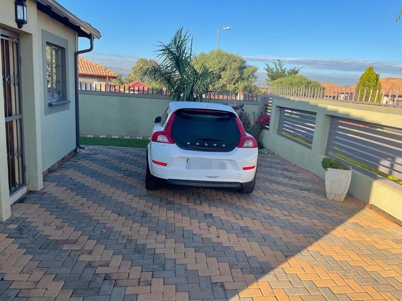 To Let 3 Bedroom Property for Rent in Elandspoort Gauteng