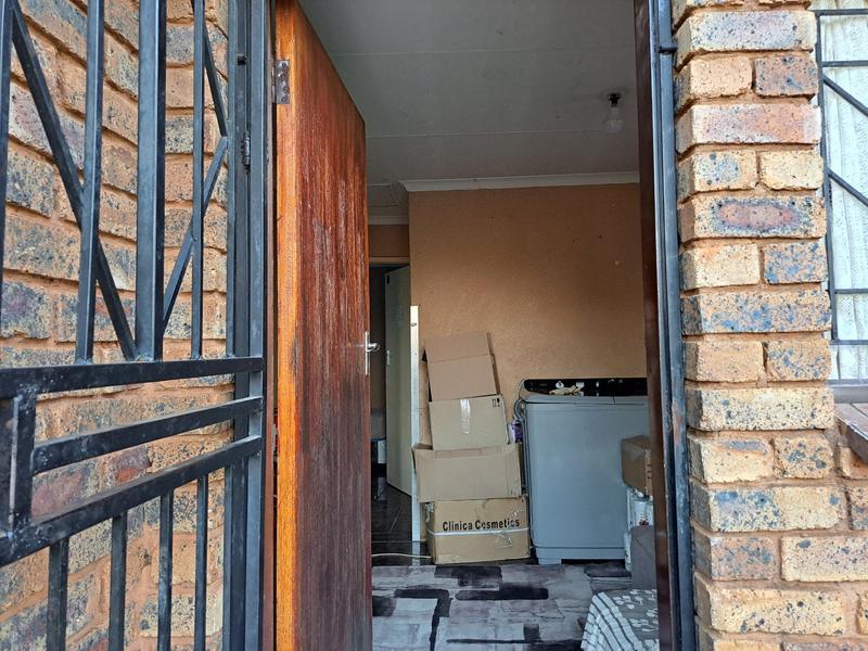 To Let 2 Bedroom Property for Rent in Lotus Gardens Gauteng
