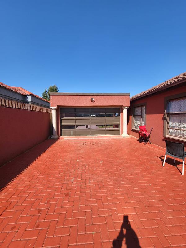 To Let 3 Bedroom Property for Rent in The Orchards Gauteng