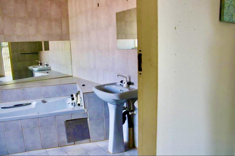 6 Bedroom Property for Sale in Amandasig Gauteng