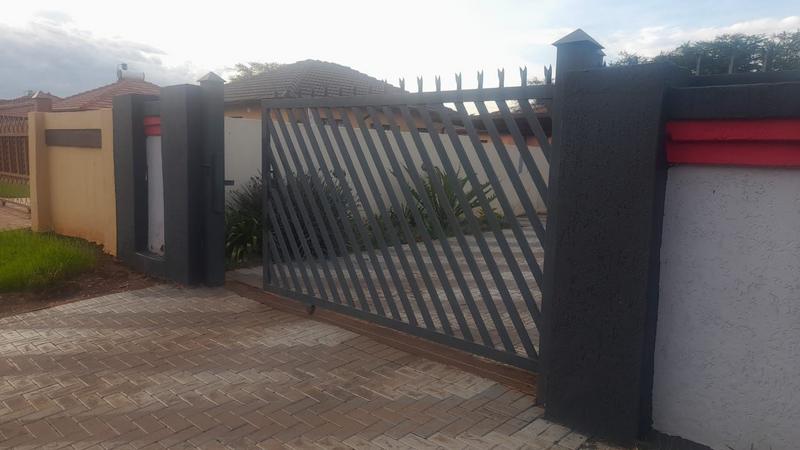 3 Bedroom Property for Sale in The Orchards Gauteng