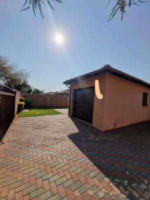 3 Bedroom Property for Sale in The Orchards Gauteng