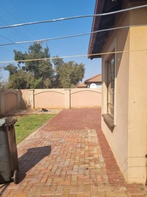 3 Bedroom Property for Sale in The Orchards Gauteng