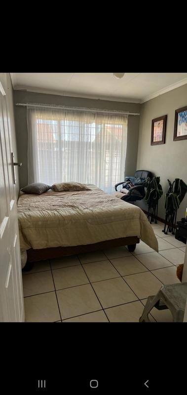 2 Bedroom Property for Sale in The Orchards Gauteng