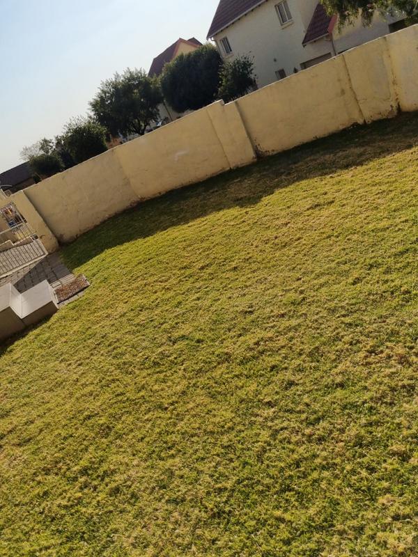 2 Bedroom Property for Sale in Kosmosdal Gauteng