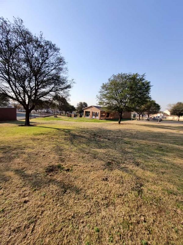 2 Bedroom Property for Sale in Kosmosdal Gauteng