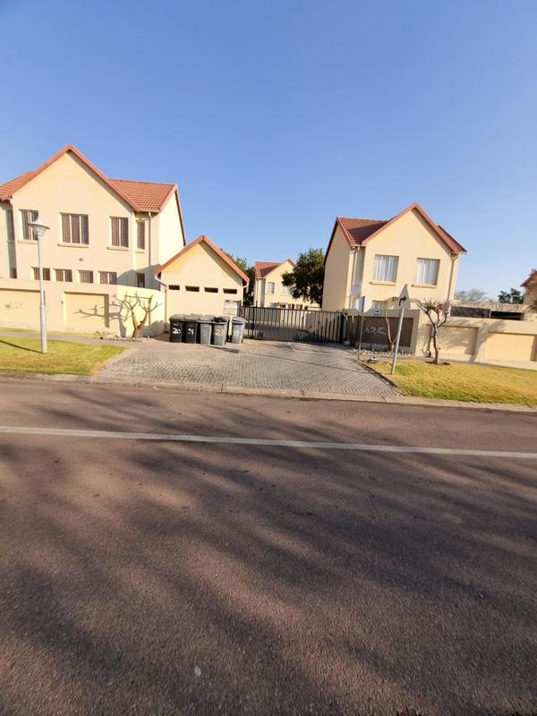 2 Bedroom Property for Sale in Kosmosdal Gauteng