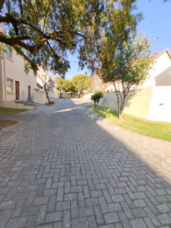 2 Bedroom Property for Sale in Kosmosdal Gauteng