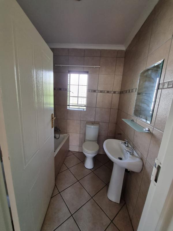 3 Bedroom Property for Sale in Kosmosdal Gauteng