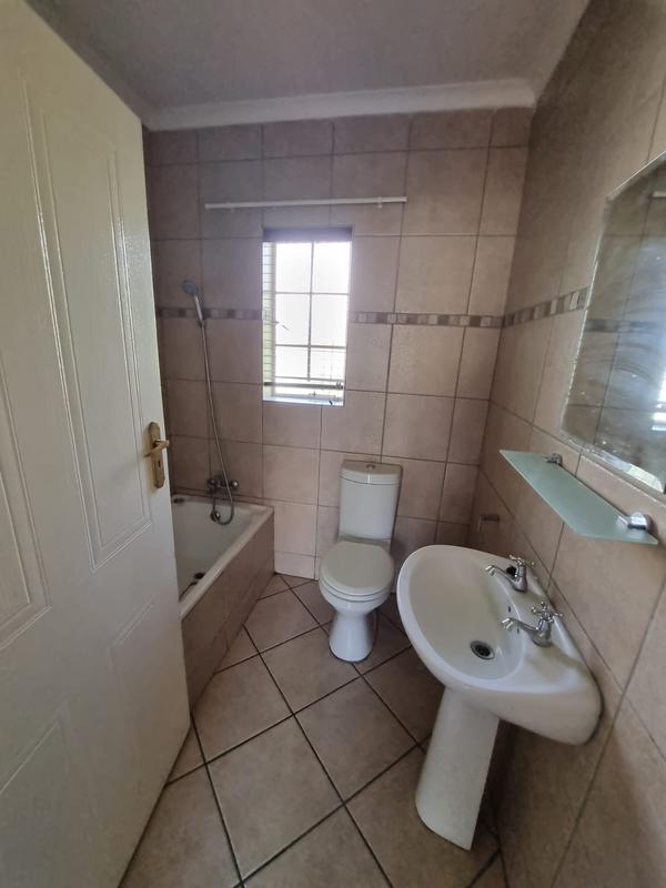 3 Bedroom Property for Sale in Kosmosdal Gauteng