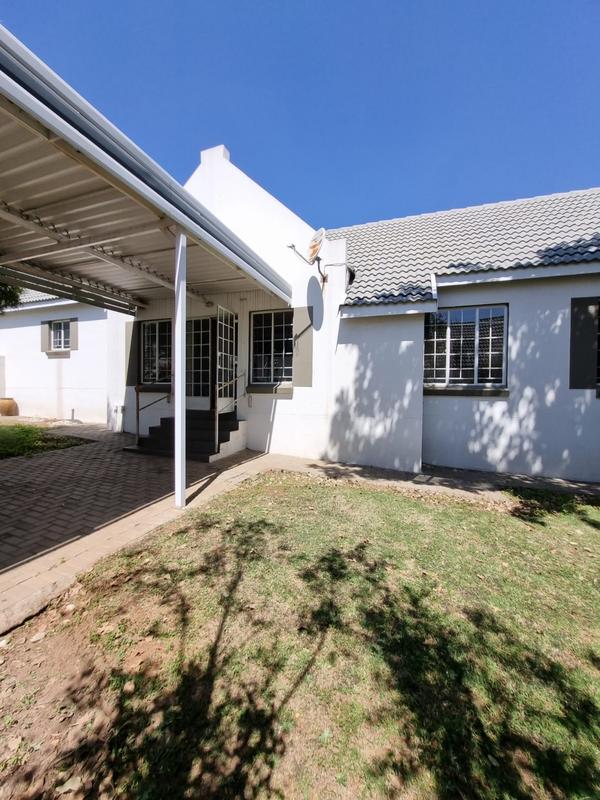 3 Bedroom Property for Sale in Kosmosdal Gauteng