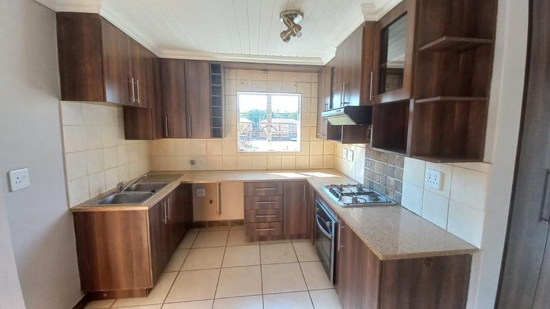 2 Bedroom Property for Sale in Andeon Gauteng
