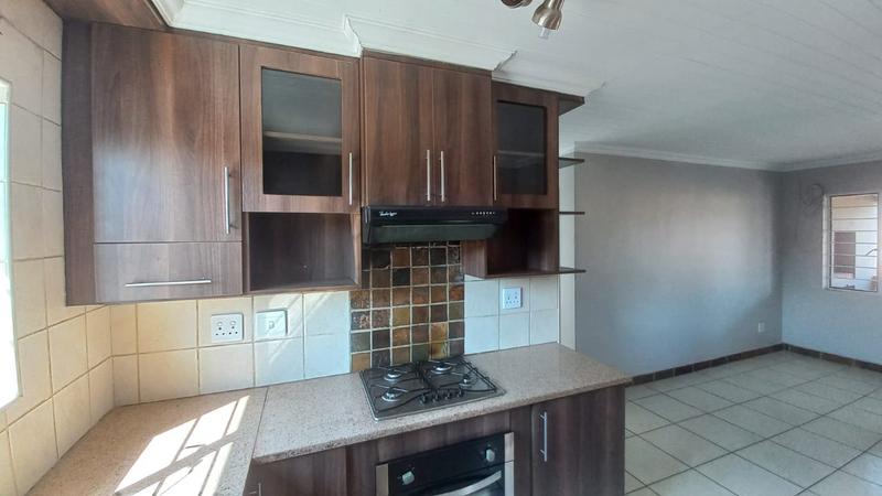 2 Bedroom Property for Sale in Andeon Gauteng