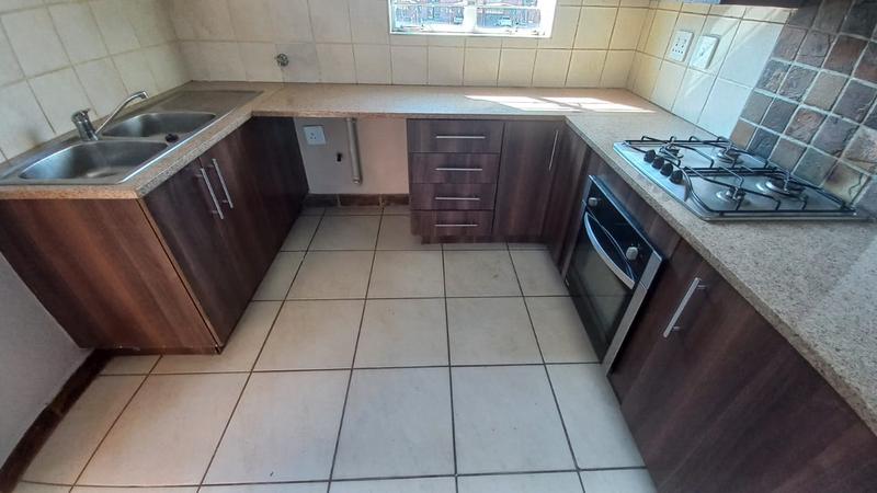 2 Bedroom Property for Sale in Andeon Gauteng