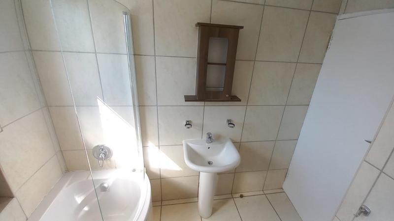 2 Bedroom Property for Sale in Andeon Gauteng